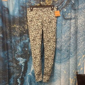 Stylish Camouflage Patterned Women's Pants NWT